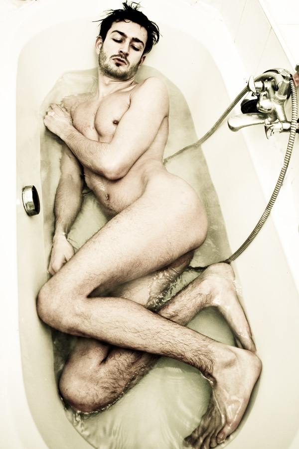 อิริยาบถหนุ่มๆ