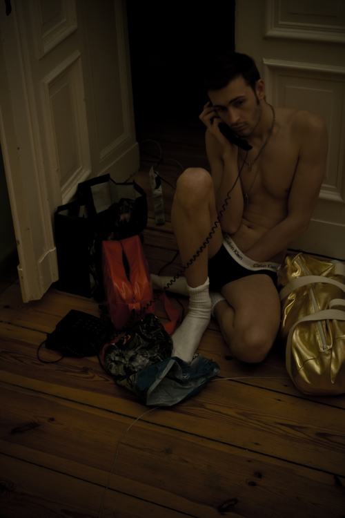 อิริยาบถหนุ่มๆ