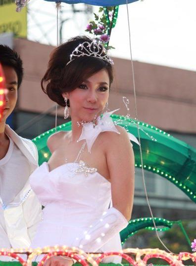 รวมๆ รูปพี่อั้ม