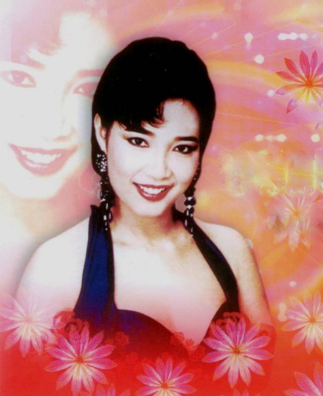 พุ่มพวง ดวงจันทร์