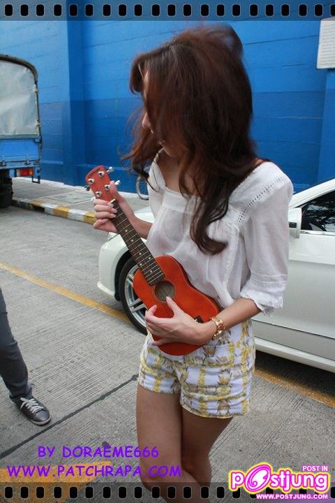 อั้ม เล่น ukulele
