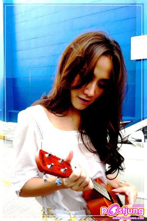 อั้ม เล่น ukulele