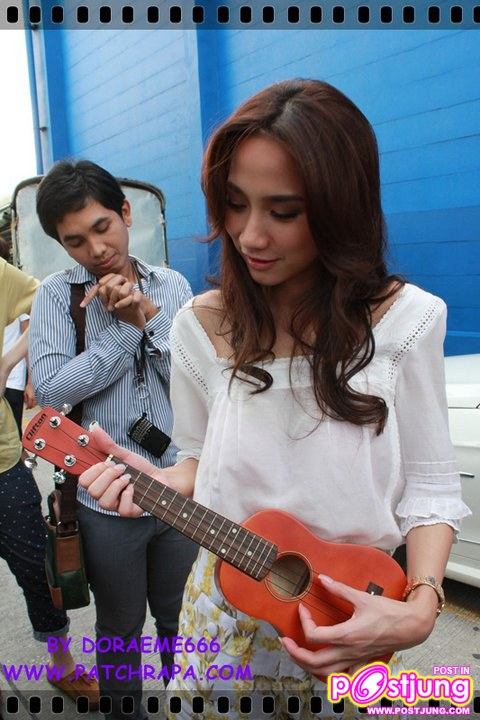 อั้ม เล่น ukulele