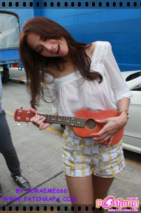 อั้ม เล่น ukulele