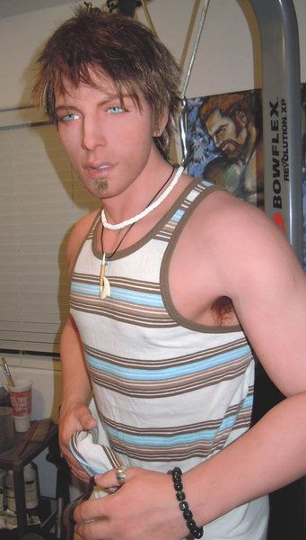 ตามคำขอ หนัก ๆ กับ ตุ๊กตายางผู้ชายย