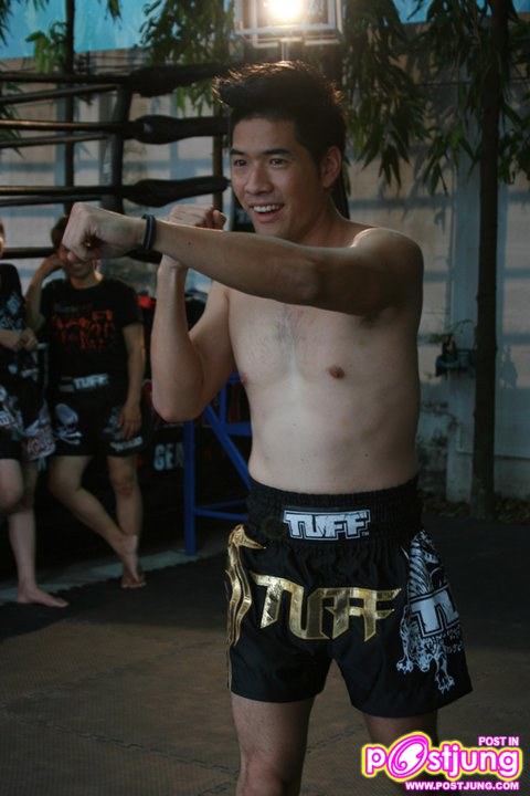 วู้ดดี้ สวมวิญญาณนักสู้ โชว์หุ่นล่ำ..?