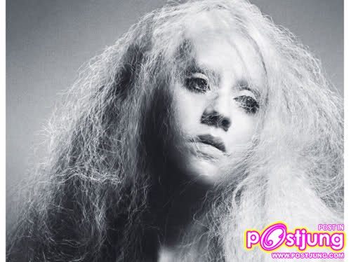 Christina Aguilera W magazine