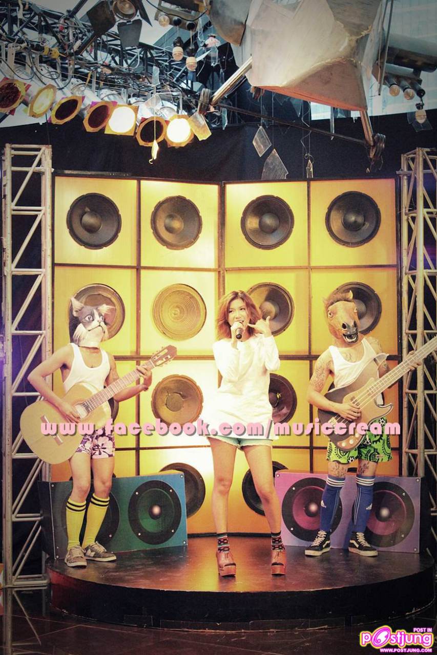 MVมาแล้ว เหมือนแพร