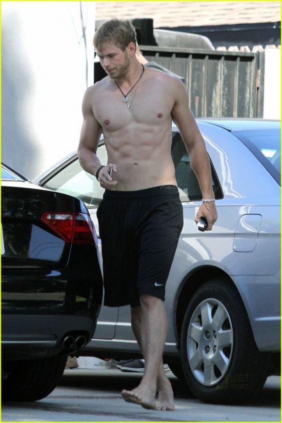 แวมไพร์หนุ่ม kellan lutz