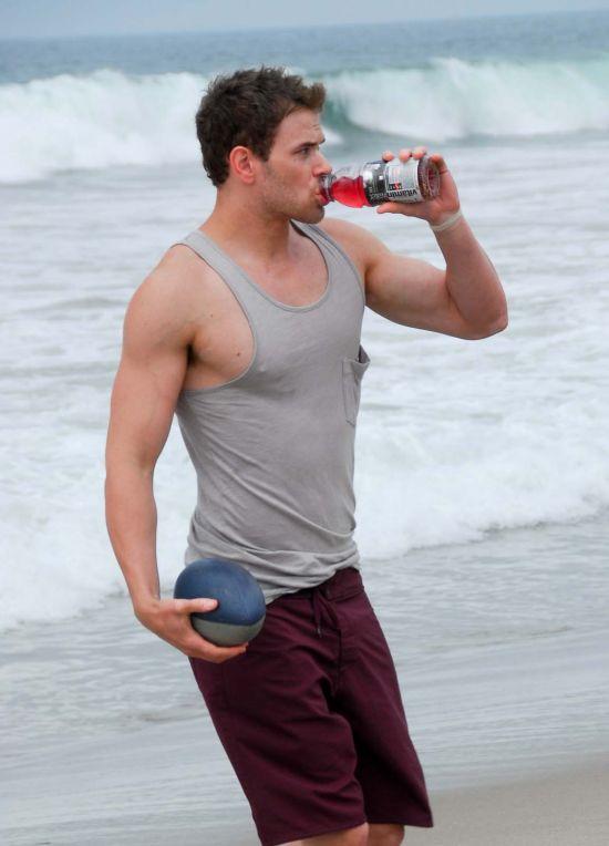 แวมไพร์หนุ่ม kellan lutz