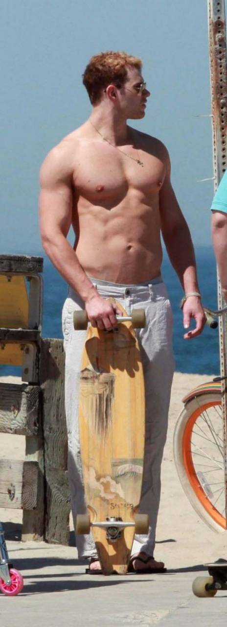 แวมไพร์หนุ่ม kellan lutz