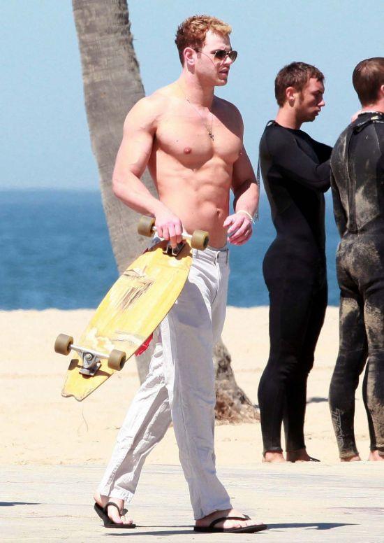 แวมไพร์หนุ่ม kellan lutz