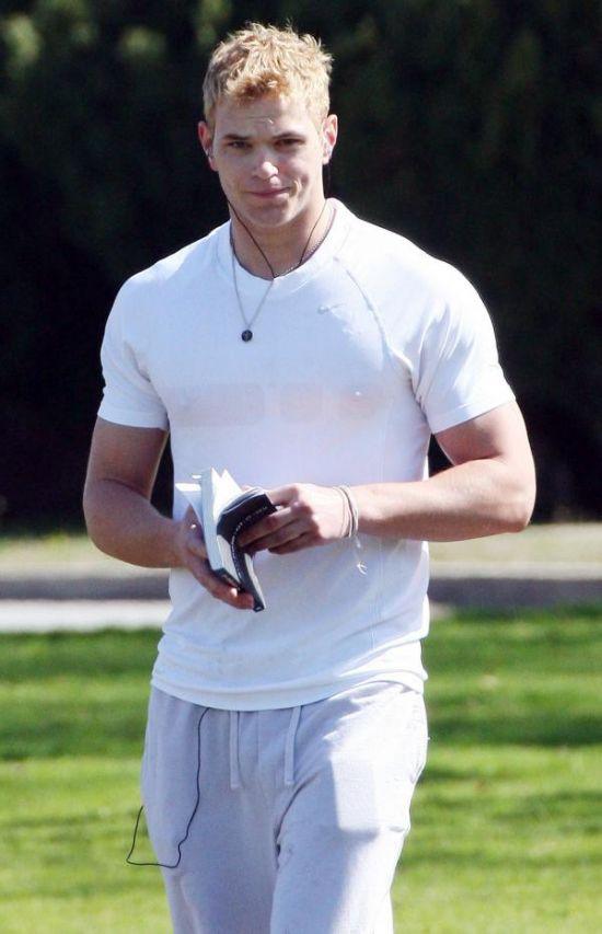 แวมไพร์หนุ่ม kellan lutz