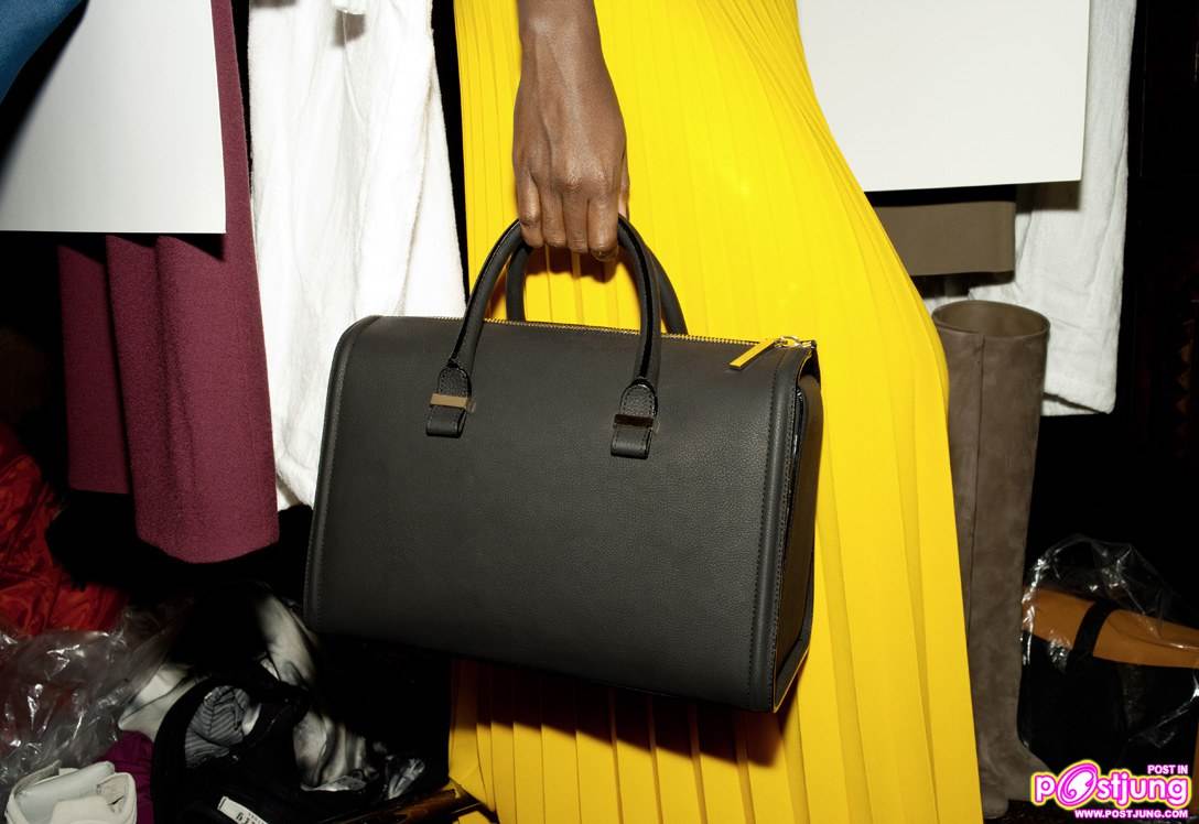 แว่นตา กับ กระเป๋าสุดแพง ยี่ห้อ victoria beckham ชนะเลิศอันดับ1 ใน Vogue magazine