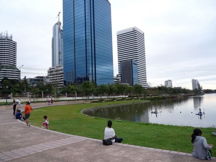 กรุงเทพนอกจากจะมีตึกสูง ๆ ยังมีสวนสวย ๆ อีกนะขอรับ
