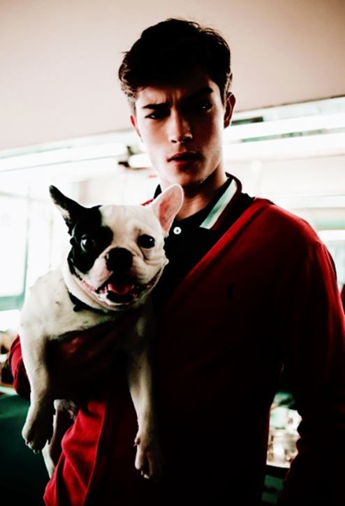 หนุ่มๆกับน้องหมา