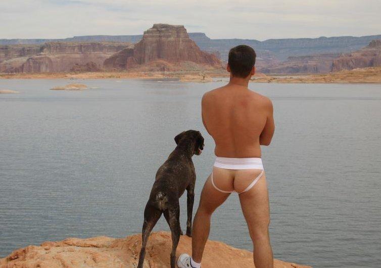 หนุ่มๆกับน้องหมา