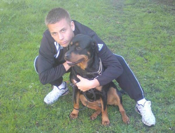 หนุ่มๆกับน้องหมา