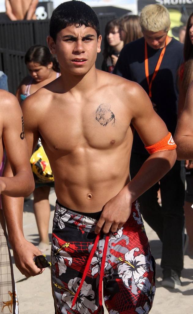 รวมเด็กหนุ่ม