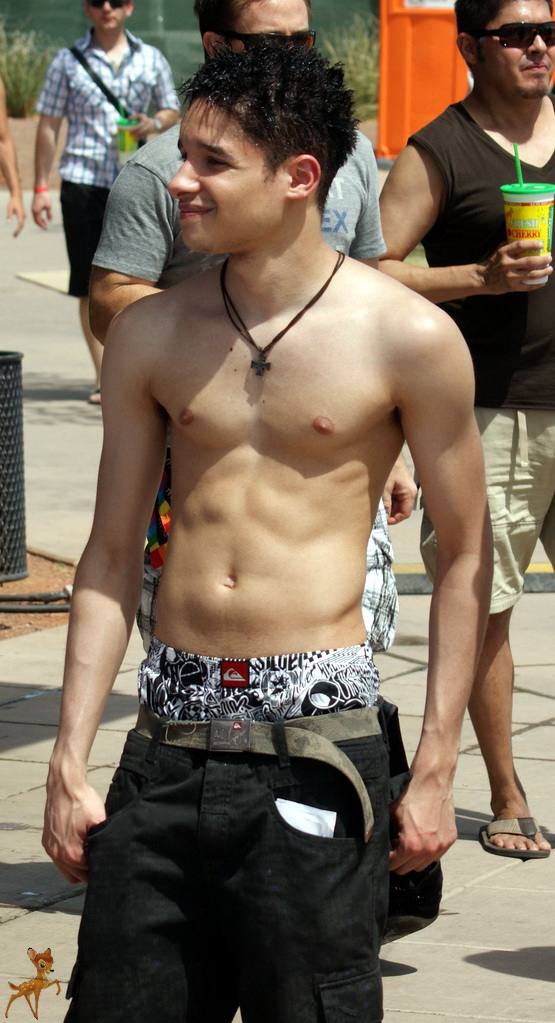 รวมเด็กหนุ่ม