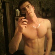 หนุ่มๆกัับมือถือเครื่องโปรด