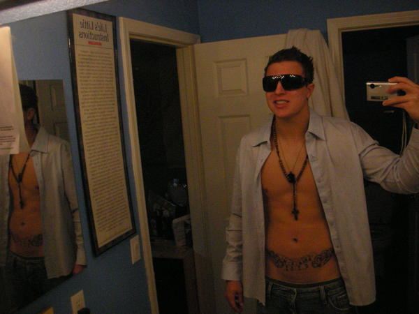 หนุ่มๆกัับมือถือเครื่องโปรด