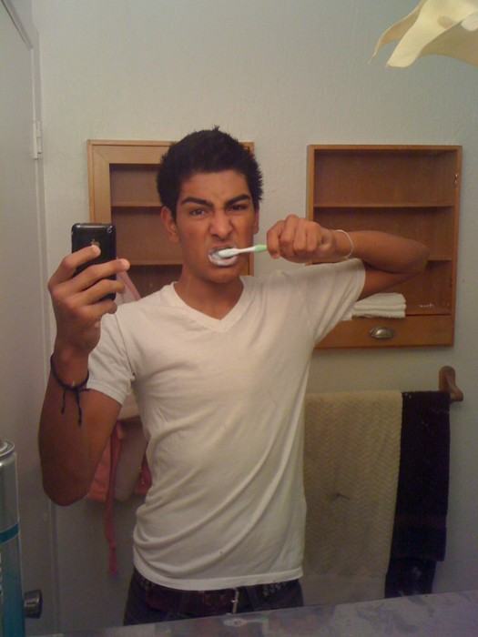 แปรงฟันยังครับ