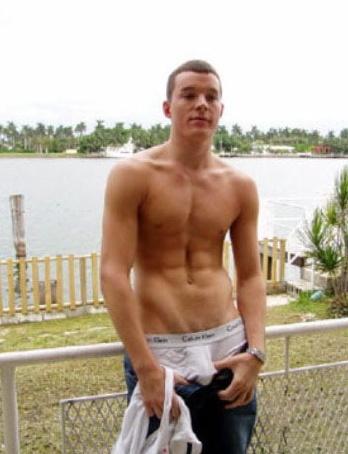 เด็กหนุ่มมากมาย