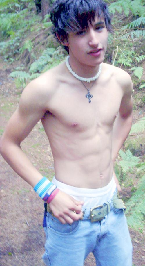 เด็กหนุ่มมากมาย