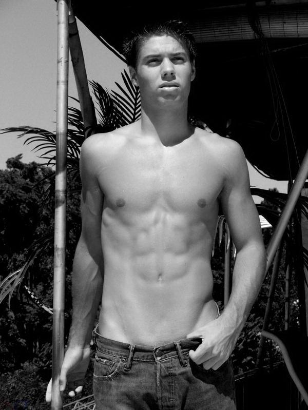 เด็กหนุ่มมากมาย