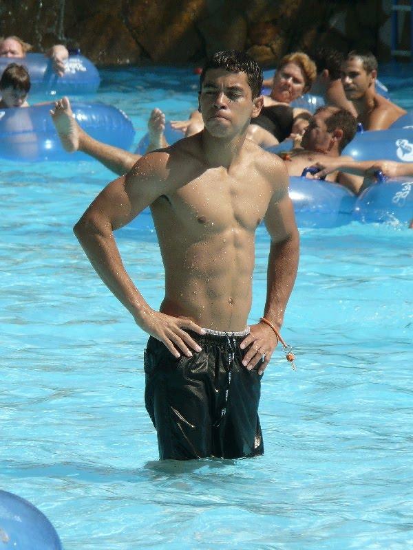 เด็กหนุ่มมากมาย