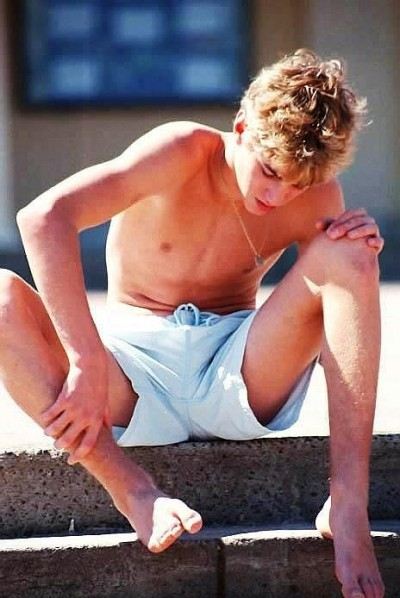 เด็กหนุ่มมากมาย