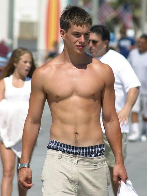 เด็กหนุ่มมากมาย