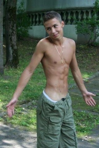 เด็กหนุ่มมากมาย