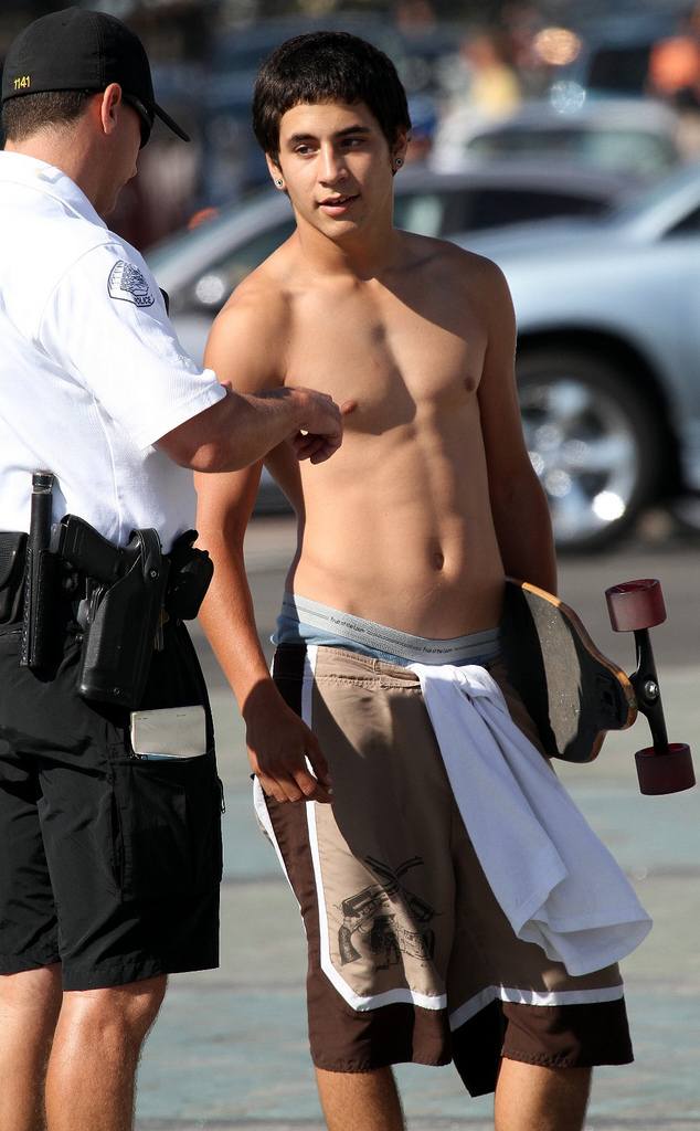 เด็กหนุ่มมากมาย