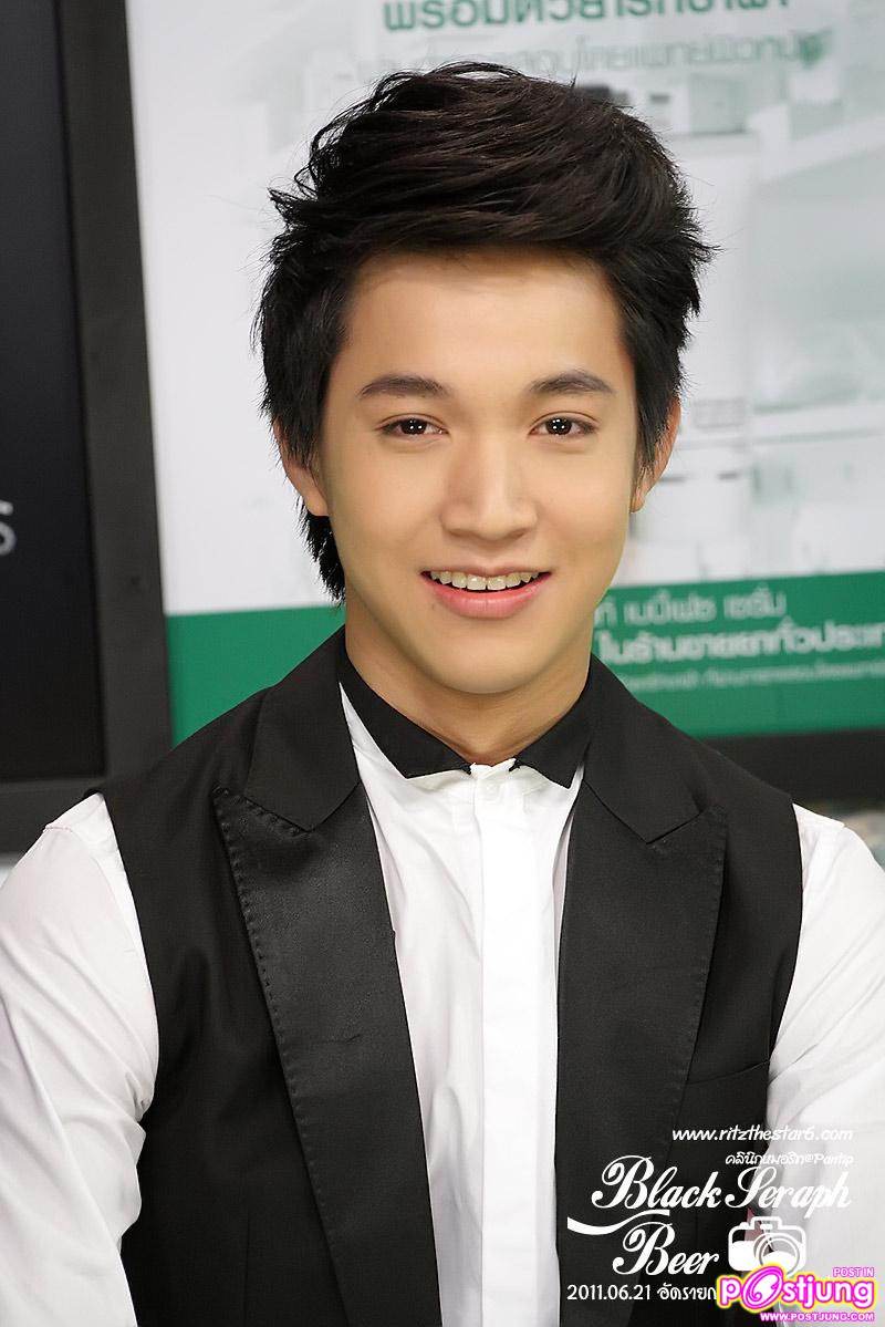 ริท @ รายการสองสาวเล่าเรื่อง