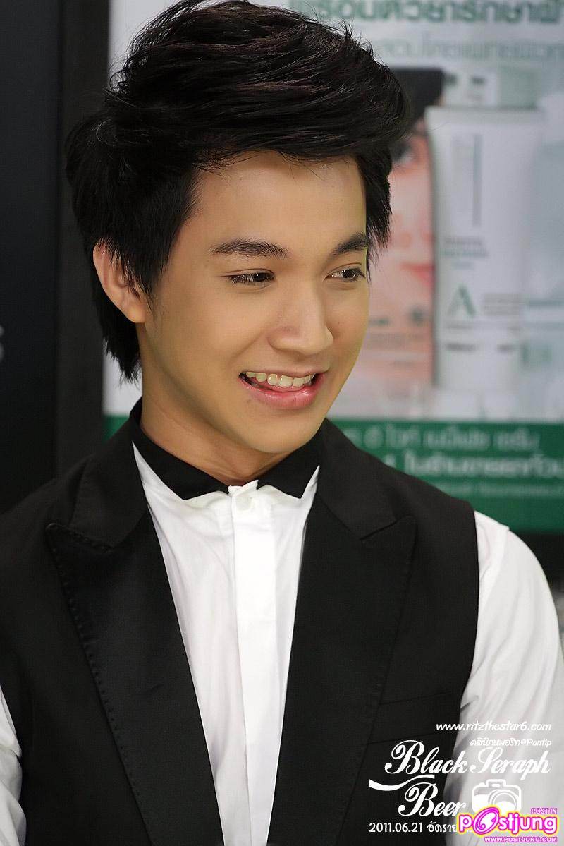 ริท @ รายการสองสาวเล่าเรื่อง