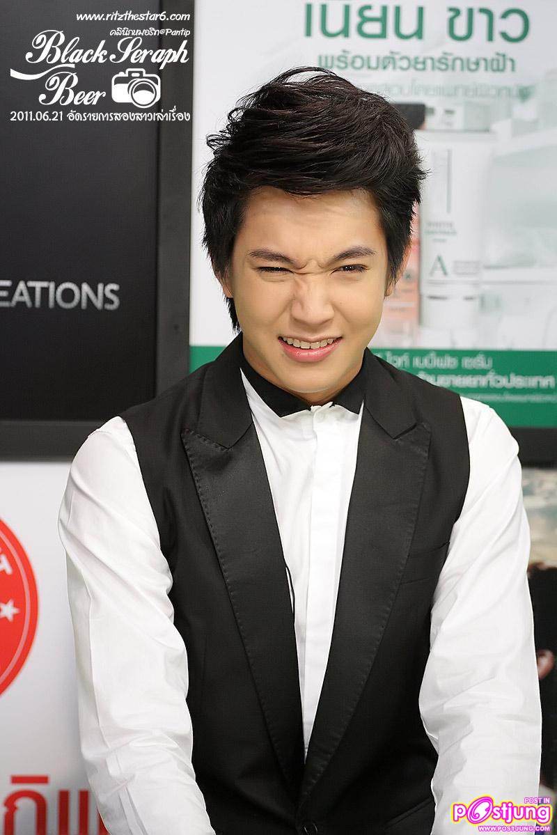 ริท @ รายการสองสาวเล่าเรื่อง