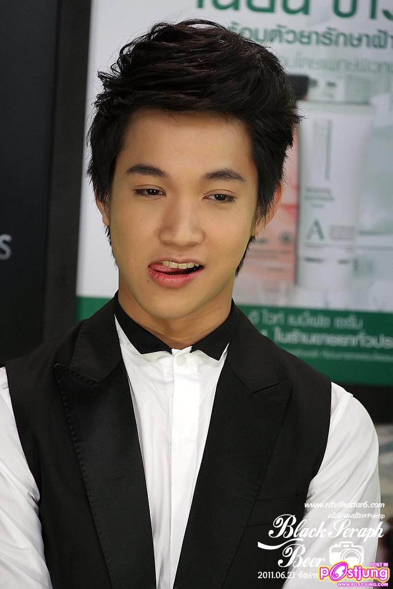 ริท @ รายการสองสาวเล่าเรื่อง