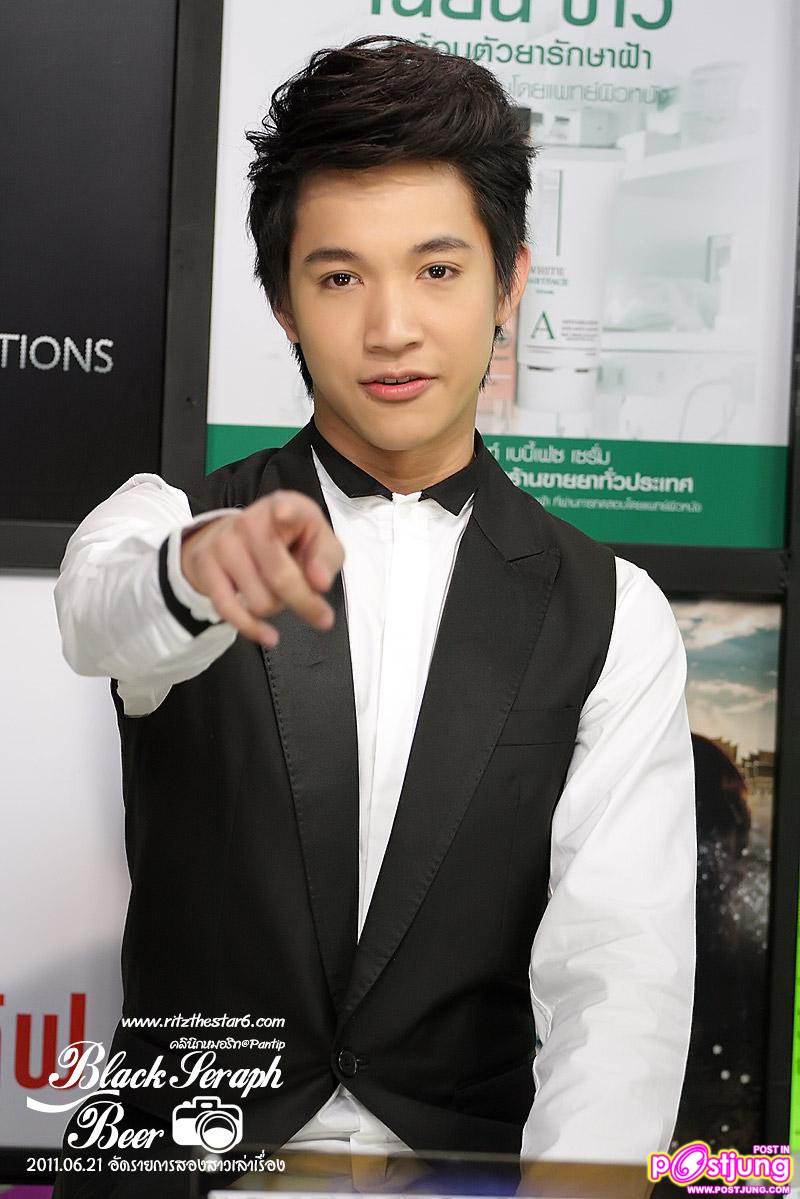 ริท @ รายการสองสาวเล่าเรื่อง