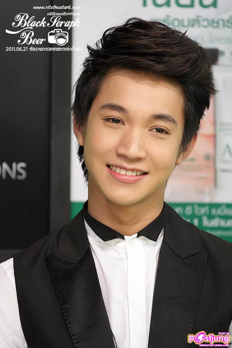 ริท @ รายการสองสาวเล่าเรื่อง