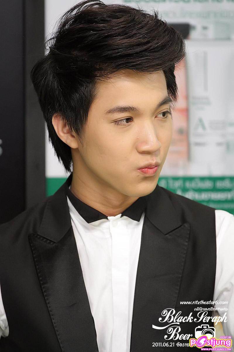 ริท @ รายการสองสาวเล่าเรื่อง