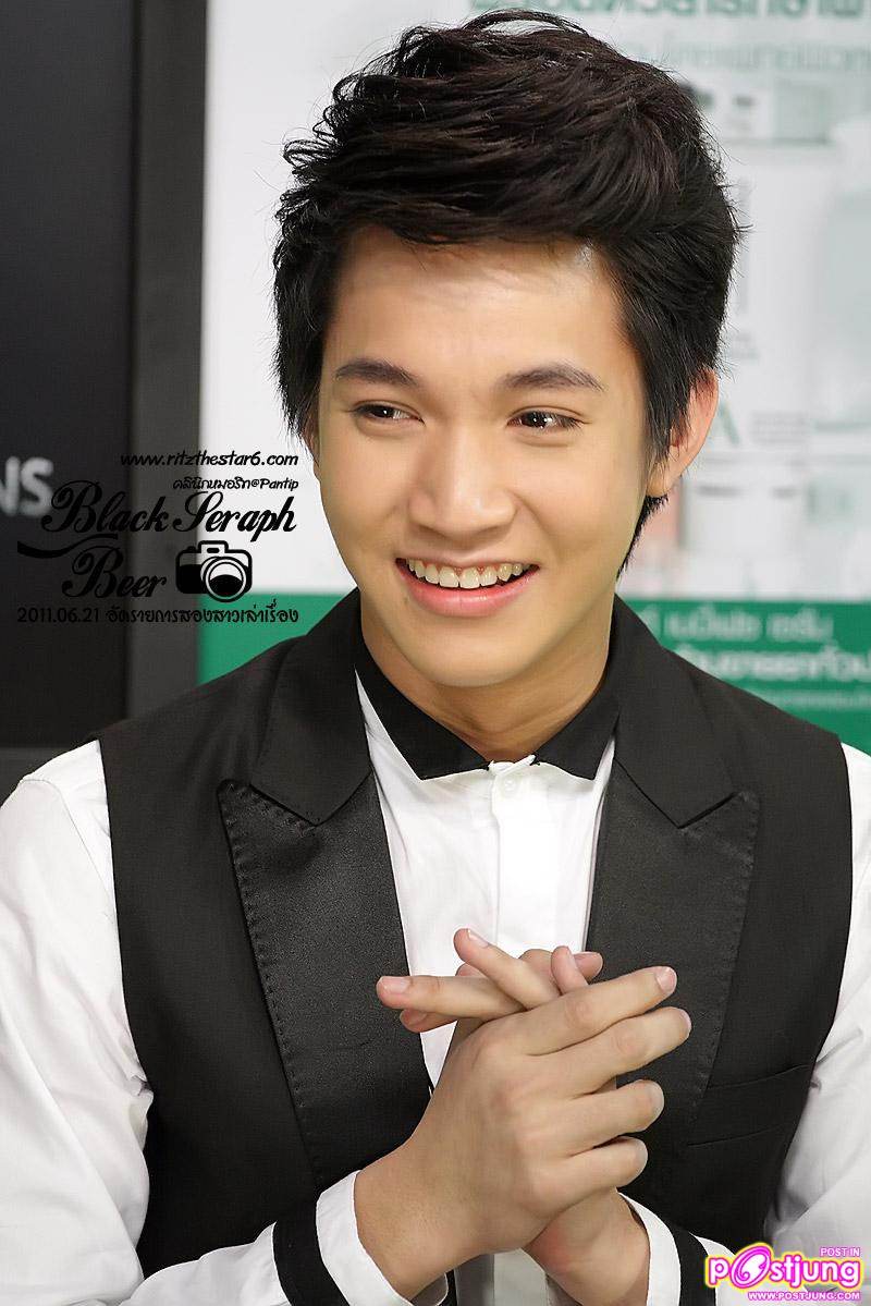 ริท @ รายการสองสาวเล่าเรื่อง