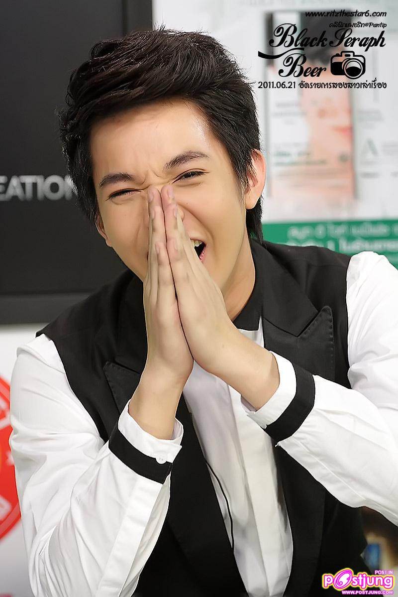 ริท @ รายการสองสาวเล่าเรื่อง