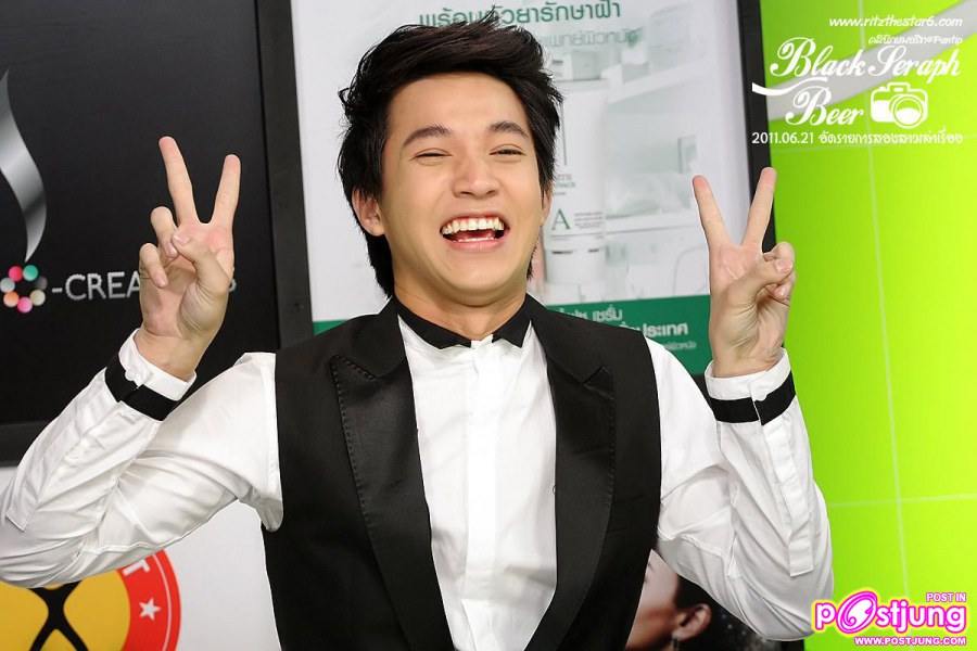 ริท @ รายการสองสาวเล่าเรื่อง