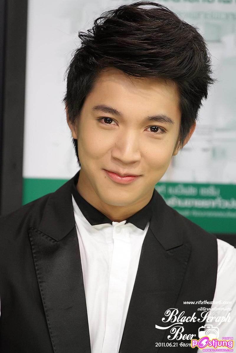 ริท @ รายการสองสาวเล่าเรื่อง