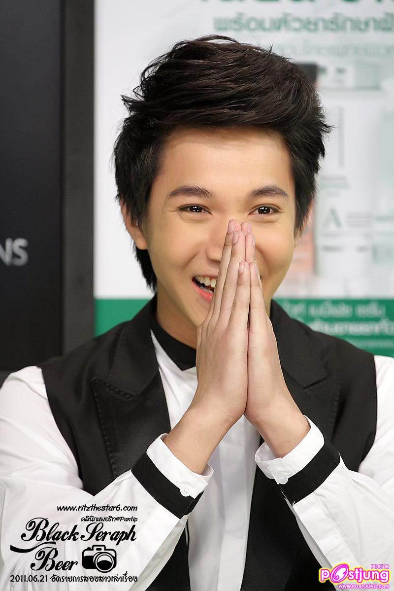 ริท @ รายการสองสาวเล่าเรื่อง