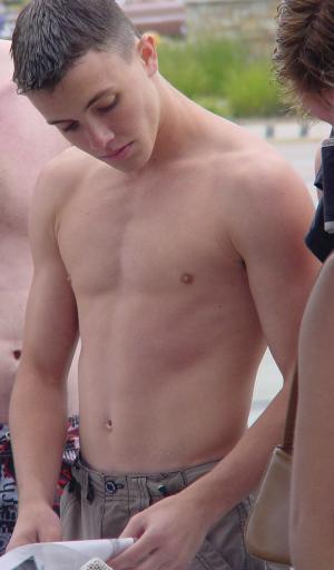 หนุ่มน้อย