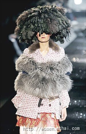 เก็บตก แฟชั่นโชว์ไอเดียล้ำ แต่ฮากันเป็นล่ำเป็นสัน