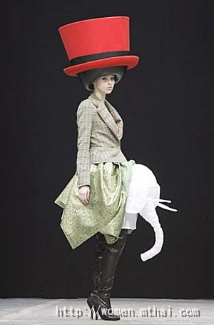 เก็บตก แฟชั่นโชว์ไอเดียล้ำ แต่ฮากันเป็นล่ำเป็นสัน